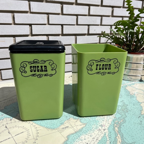 Vintage 70s Beacon Sugar and Flour Avocado Green Canister Set - Picture 3 of 8
